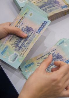 Chuyện hy hữu: Nhân viên ngân hàng “ế” đổi tiền mới ngày Tết