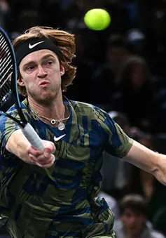 Andrey Rublev có khởi đầu thuận lợi tại Paris Masters