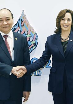 Chủ tịch nước Nguyễn Xuân Phúc gặp Phó Tổng thống Hoa Kỳ Kamala Harris