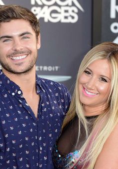 Ashley Tisdale thừa nhận chưa từng thấy Zac Efron "hấp dẫn"