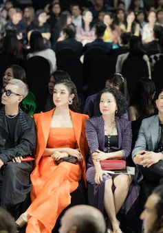 Huyền My, Lương Thanh chiếm spotlight trên thảm đỏ Fashion Week ngày thứ hai