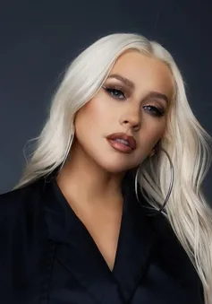 Christina Aguilera trình diễn tại Lễ trao giải VinFuture 2022