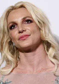 Britney Spears xóa tài khoản mạng xã hội hậu chỉ trích