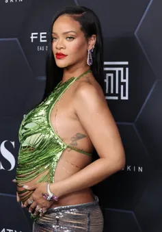 Rihanna: "Thời trang khi có thai là một thử thách"