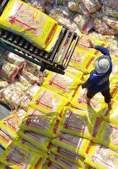 Giá gạo Việt vượt mặt Thái Lan