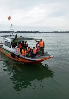 Vụ chìm ca nô khu vực biển Cửa Đại: Cảnh sát đường thủy tập trung tìm kiếm cứu nạn