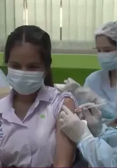 Thái Lan tiêm vaccine Sinovac và Sinopharm cho trẻ từ 6 tuổi