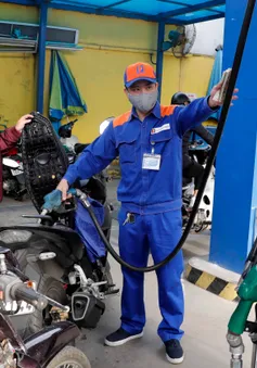 Giá xăng tăng kỷ lục: Đề nghị Bộ Tài chính tính lại công thức giá cơ sở