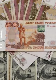 Đồng Ruble tiếp tục rớt giá