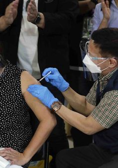 Philippines bắt đầu triển khai tiêm mũi vaccine COVID-19 tăng cường thứ hai