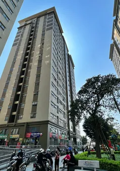 Hà Nội: Nam sinh lớp 8 rơi từ tầng 18 chung cư tử vong