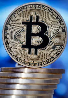 Bitcoin rớt giá thảm