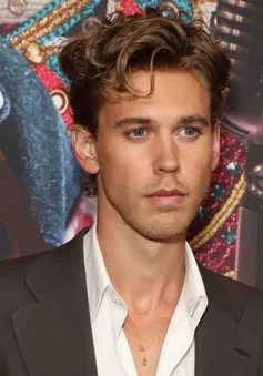 Austin Butler chưa thoát vai Elvis Presley, vẫn nói chuyện như Vua nhạc Rock and Roll