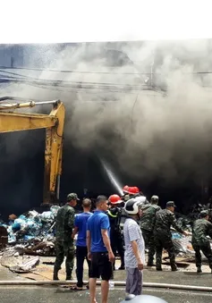 Cháy kho hàng gia dụng gây thiệt hại lớn tại Tuyên Quang