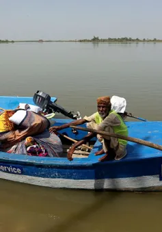 Pakistan “vẫn đang gặp nguy hiểm” và có thể cần tới 6 tháng để nước lũ rút hết