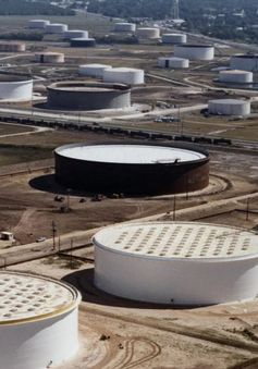 Kho dự trữ dầu của Mỹ thấp nhất trong hơn 3 thập kỷ