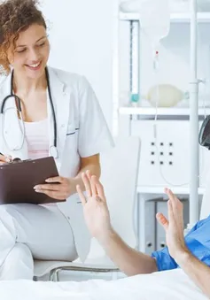 Đeo kính thực tế ảo có thể giúp bệnh nhân giảm đau khi phẫu thuật