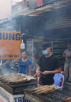 “Trắng đêm” nướng hàng tấn cá lóc cho ngày vía Thần Tài