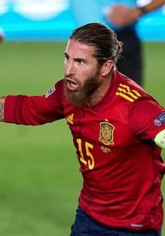 Sergio Ramos chia tay đội tuyển Tây Ban Nha