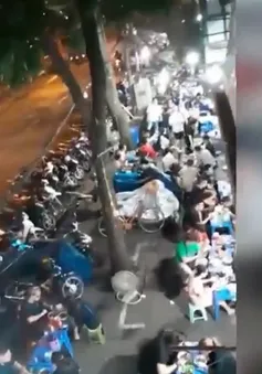 Hàng quán bán xuyên đêm gây ảnh hưởng khu dân cư
