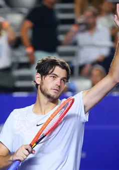 Taylor Fritz hạ Denis Shapovalov giành quyền vào tứ kết Mexico mở rộng