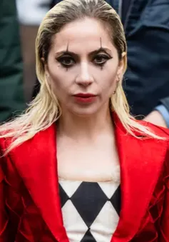 Lady Gaga lộ diện trong vai Harley Quinn