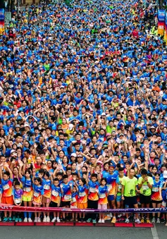 Hơn 12.000 người tham dự Giải Marathon Quốc tế Di Sản Hà Nội 2023