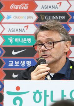 HLV Philippe Troussier: “Đội tuyển Việt Nam xứng đáng có 1-2 bàn thắng vào lưới Hàn Quốc”