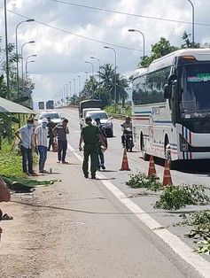 Bình Định: Tài xế xe khách bỏ chạy sau khi tông chết người