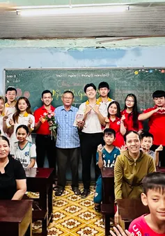 Chuyến xe tử tế tháng 11: Mang thư viện sách đến với lớp học làng chài xứ Huế