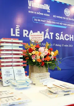 Ra mắt sách Báo chí trên thiết bị di động và nền tảng truyền thông xã hội & Nghệ thuật phỏng vấn