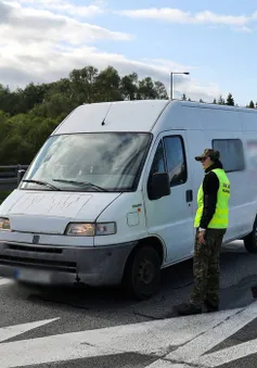 Ba Lan gia hạn kiểm soát biên giới với Slovakia, hạn chế người di cư