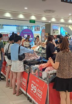 TP Hồ Chí Minh: Người tiêu dùng vẫn háo hức chờ đón Black Friday