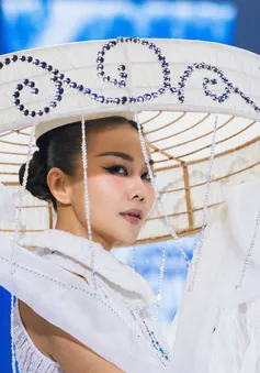 Thanh Hằng tỏa sáng với thiết kế của Vũ Việt Hà, mở màn Tuần lễ Thời trang Quốc tế Việt Nam Thu Đông 2023