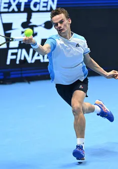 Luca Van Assche có trận thắng thứ 2 tại Next Gen ATP Finals