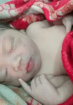 TP Hồ Chí Minh: Tìm người thân cho bé trai sơ sinh bị bỏ rơi bên lề đường