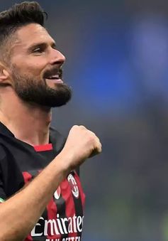 AC Milan gia hạn hợp đồng với Olivier Giroud