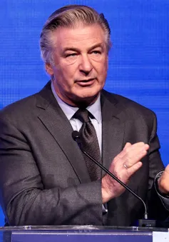 Alec Baldwin được hủy bỏ cáo buộc ngộ sát trong vụ nổ súng chết người trên phim trường