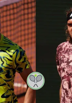 Carlos Alcaraz và Stefanos Tsitsipas vào chung kết Barcelona mở rộng