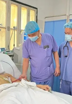 Đặt stent-graft động mạch chủ ngực cứu người bệnh tai nạn đa chấn thương phức tạp