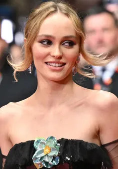 "The Idol" bị chê quá tục tĩu, Lily-Rose Depp phản bác: "Đó là sự trần trụi của cảm xúc"