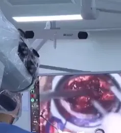 Lần đầu tiên Việt Nam ứng dụng robot phẫu thuật u não