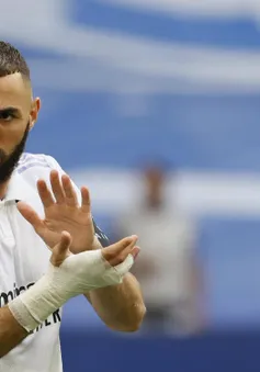 Benzema tỏa sáng trong ngày chia tay Real Madrid