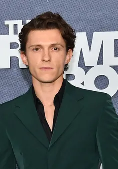 Tom Holland trải lòng hành trình cai nghiện rượu