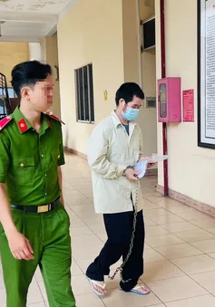 Dùng dao đâm người chỉ vì không ''ưa'' nhau