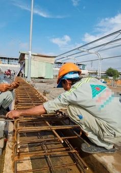 Giá thép giảm lần thứ 14 liên tiếp