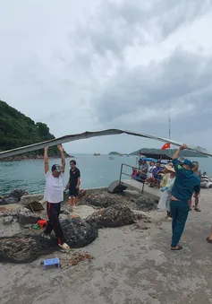 Gió lốc làm sập nhà chờ cầu cảng ở Kiên Giang, 4 người thương vong