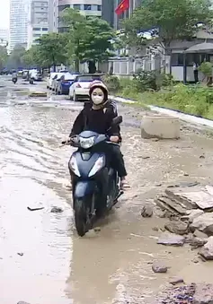 Hà Nội: Dân khổ vì đường nhiều năm làm không xong