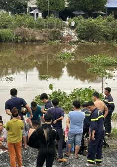 Nhậu say rồi thách nhau bơi qua kênh, 2 người mất tích