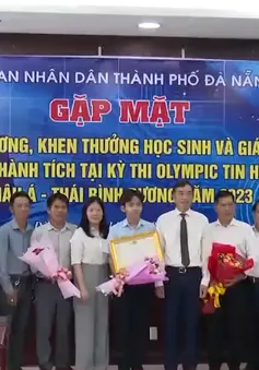 Khen thưởng giáo viên, học sinh đạt kết quả trong kỳ thi Olympic Tin học Châu Á - Thái Bình Dương